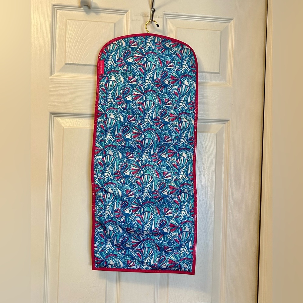 Lilly Pulitzer Convertable Hanging Cosmetic Pouch - Picture 4 of 16